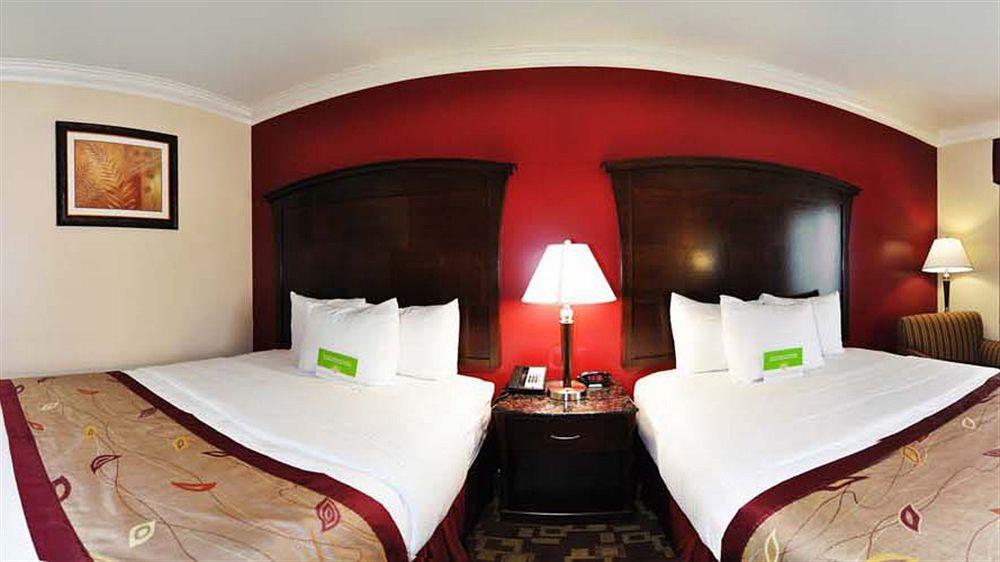 La Quinta By Wyndham Lembah Moreno Luaran gambar